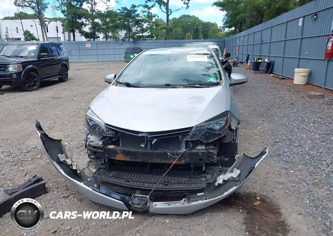 2017 Toyota Corolla Le VIN:5YFBURHE6HP620094 - 12