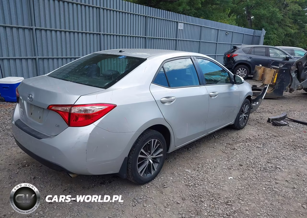 2017 Toyota Corolla Le VIN:5YFBURHE6HP620094 - 4