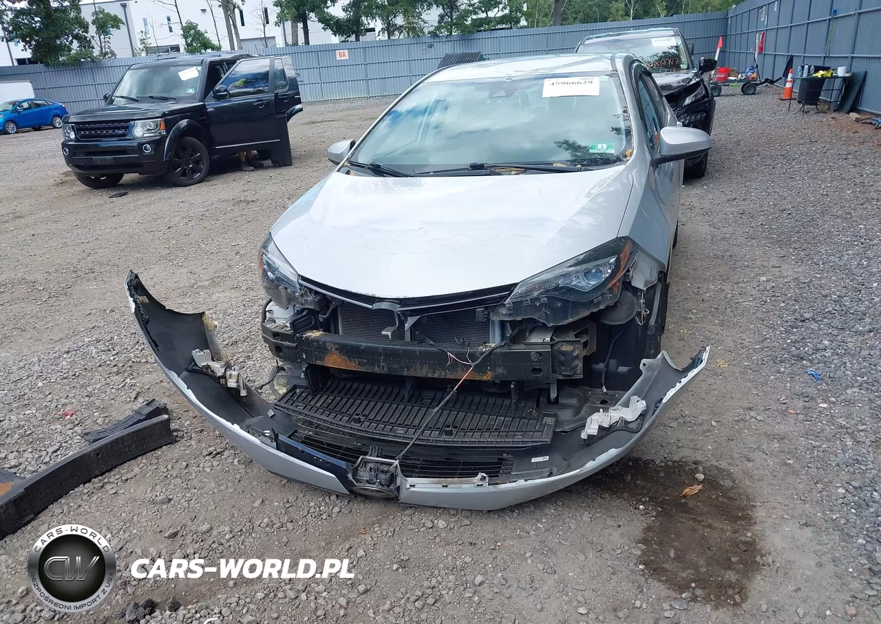 2017 Toyota Corolla Le VIN:5YFBURHE6HP620094 - 6