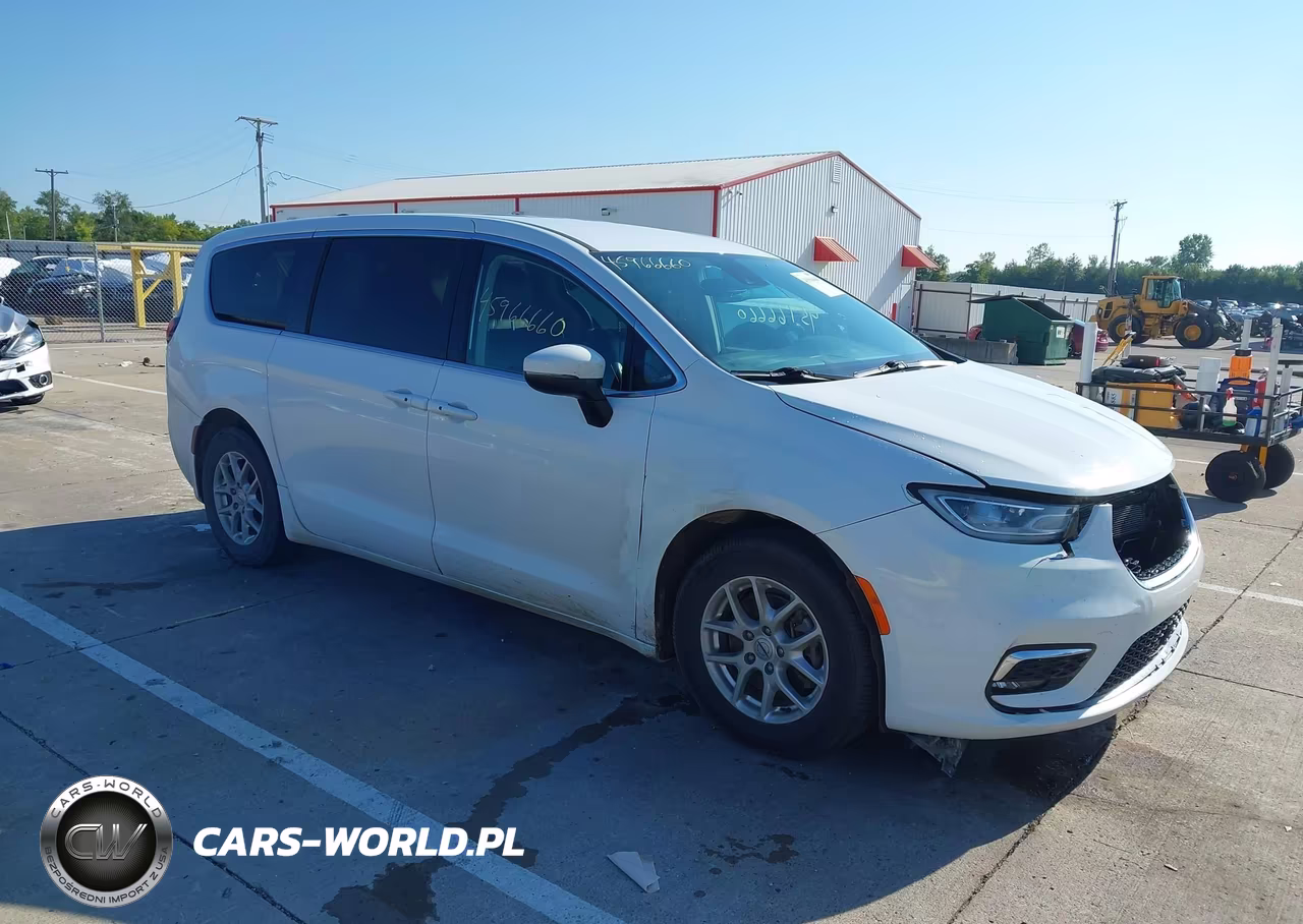 2023 Chrysler Pacifica Touring L VIN:2C4RC1BG9PR616018 - 1