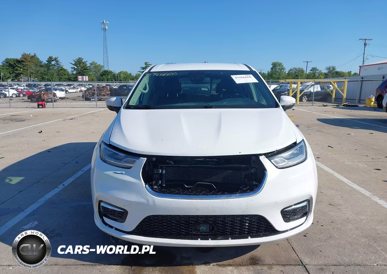 2023 Chrysler Pacifica Touring L VIN:2C4RC1BG9PR616018 - 12