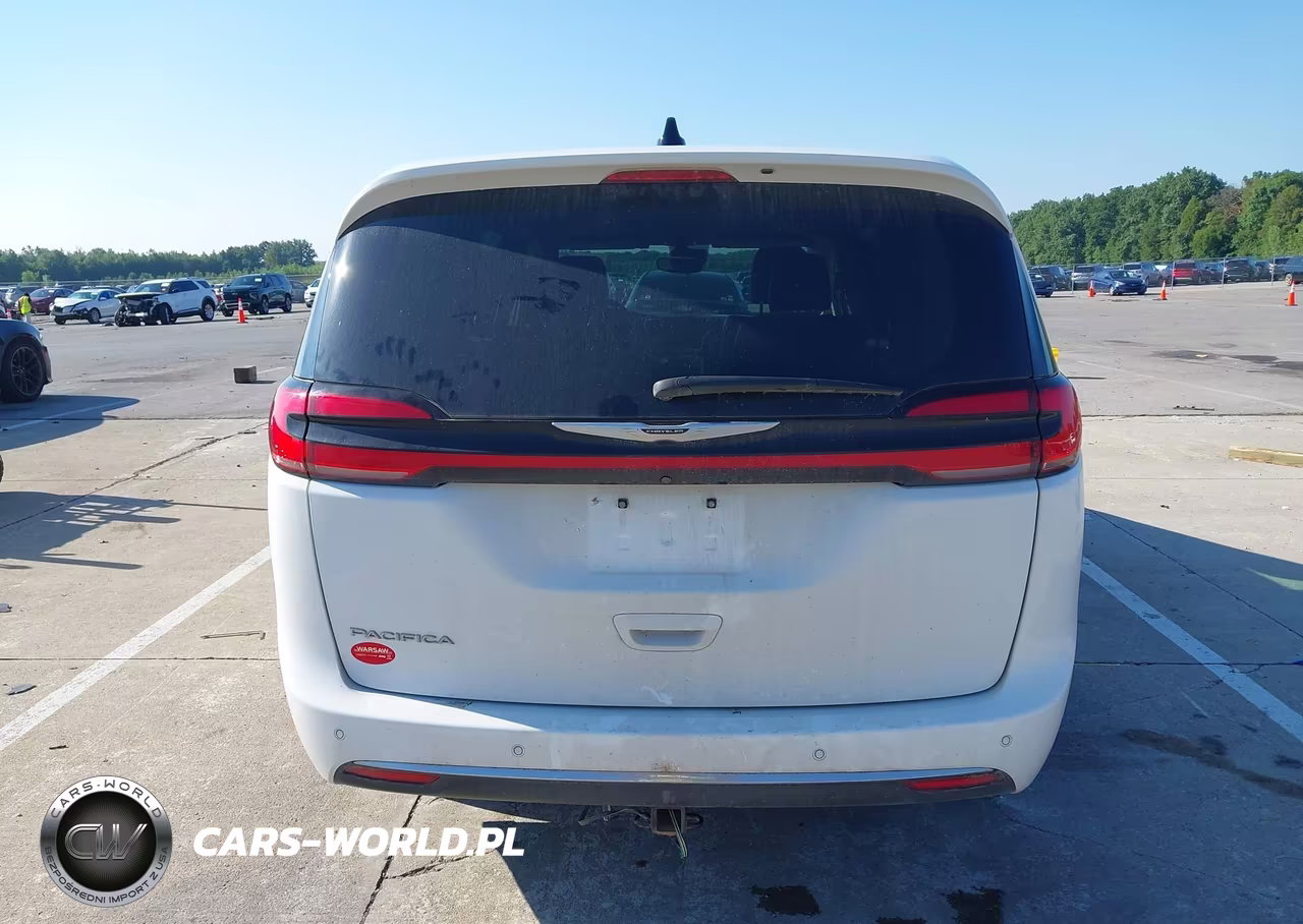 2023 Chrysler Pacifica Touring L VIN:2C4RC1BG9PR616018 - 16