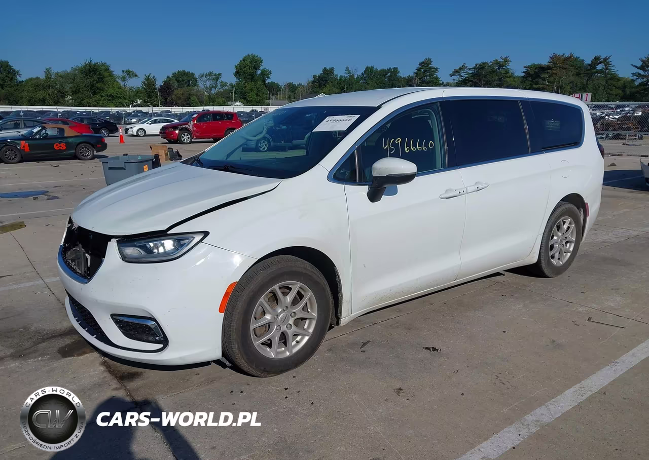 2023 Chrysler Pacifica Touring L VIN:2C4RC1BG9PR616018 - 2