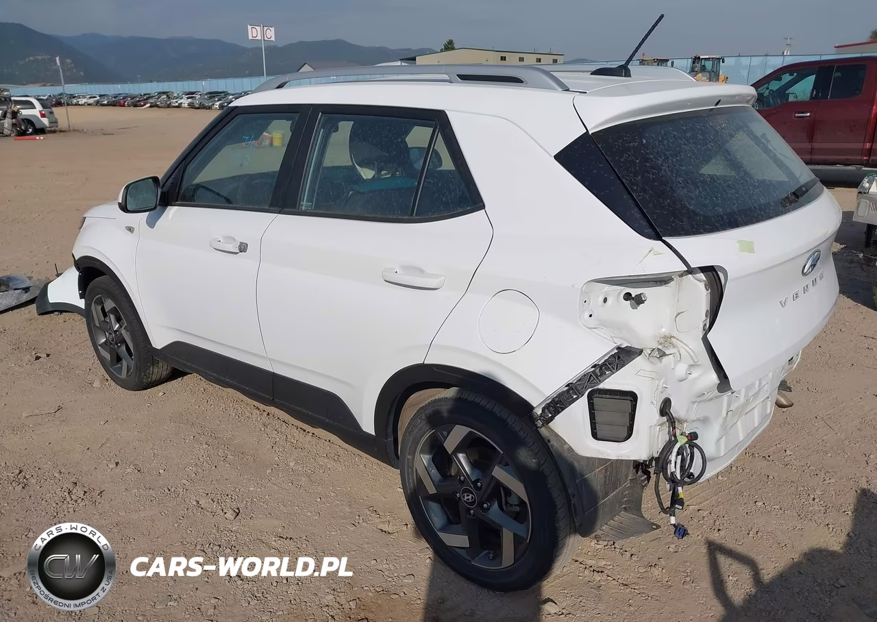 2023 Hyundai Venue Sel VIN:KMHRC8A3XPU218189 - 3