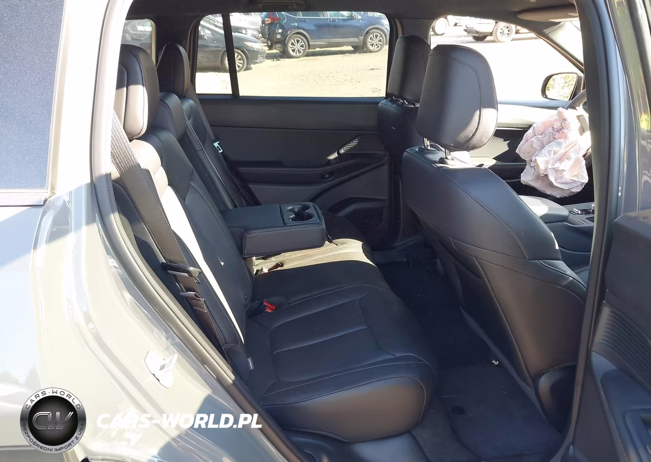 2026 Jeep Cherokee Limited 4X4 VIN:3C4PJMB2XTT237409 - 8