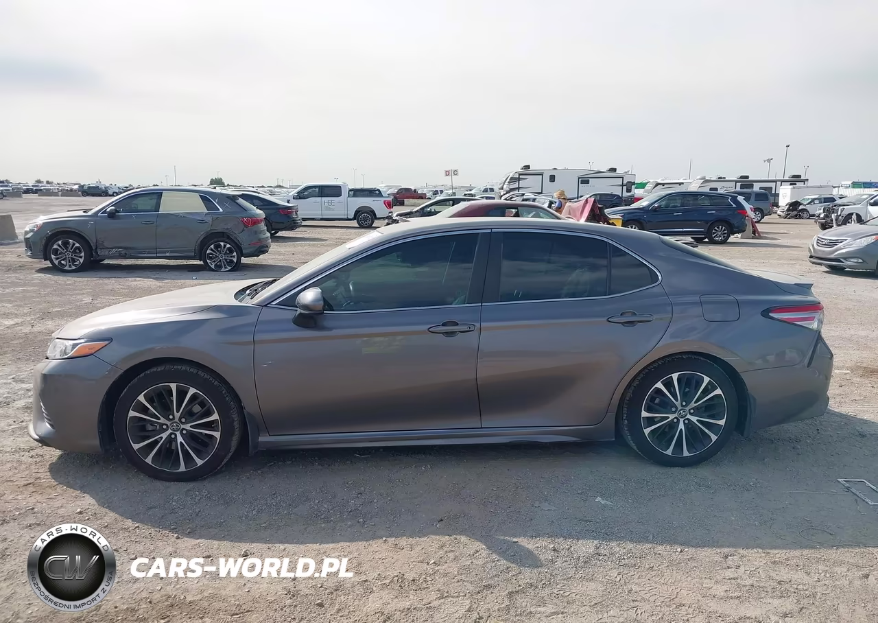 2018 Toyota Camry Se VIN:4T1B11HK2JU103797 - 14