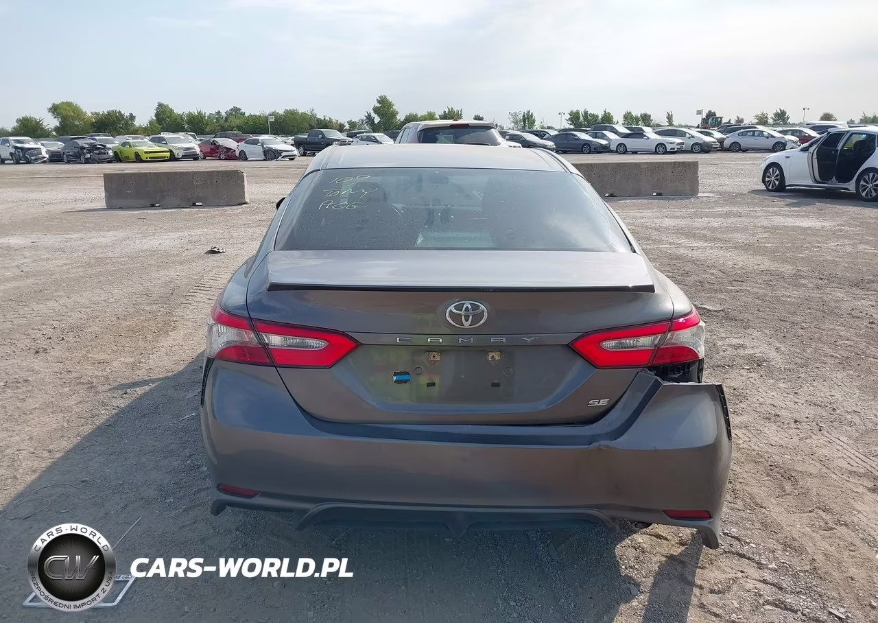 2018 Toyota Camry Se VIN:4T1B11HK2JU103797 - 16