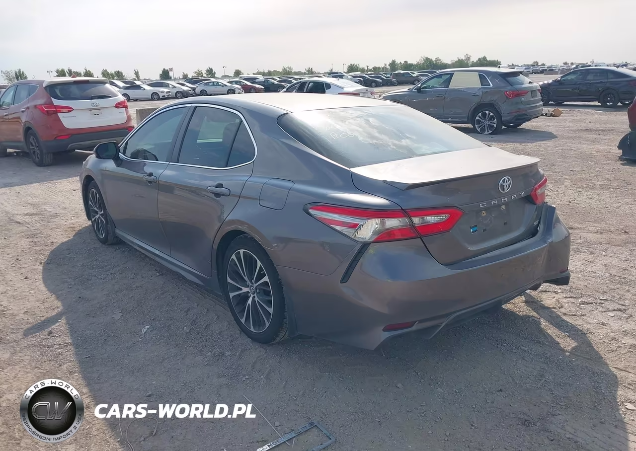 2018 Toyota Camry Se VIN:4T1B11HK2JU103797 - 3