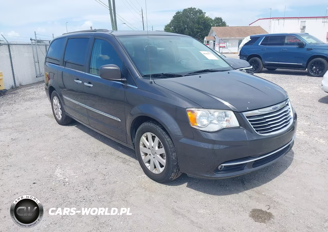 2016 Chrysler Town & Country Touring – zdjęcie 1 z 16