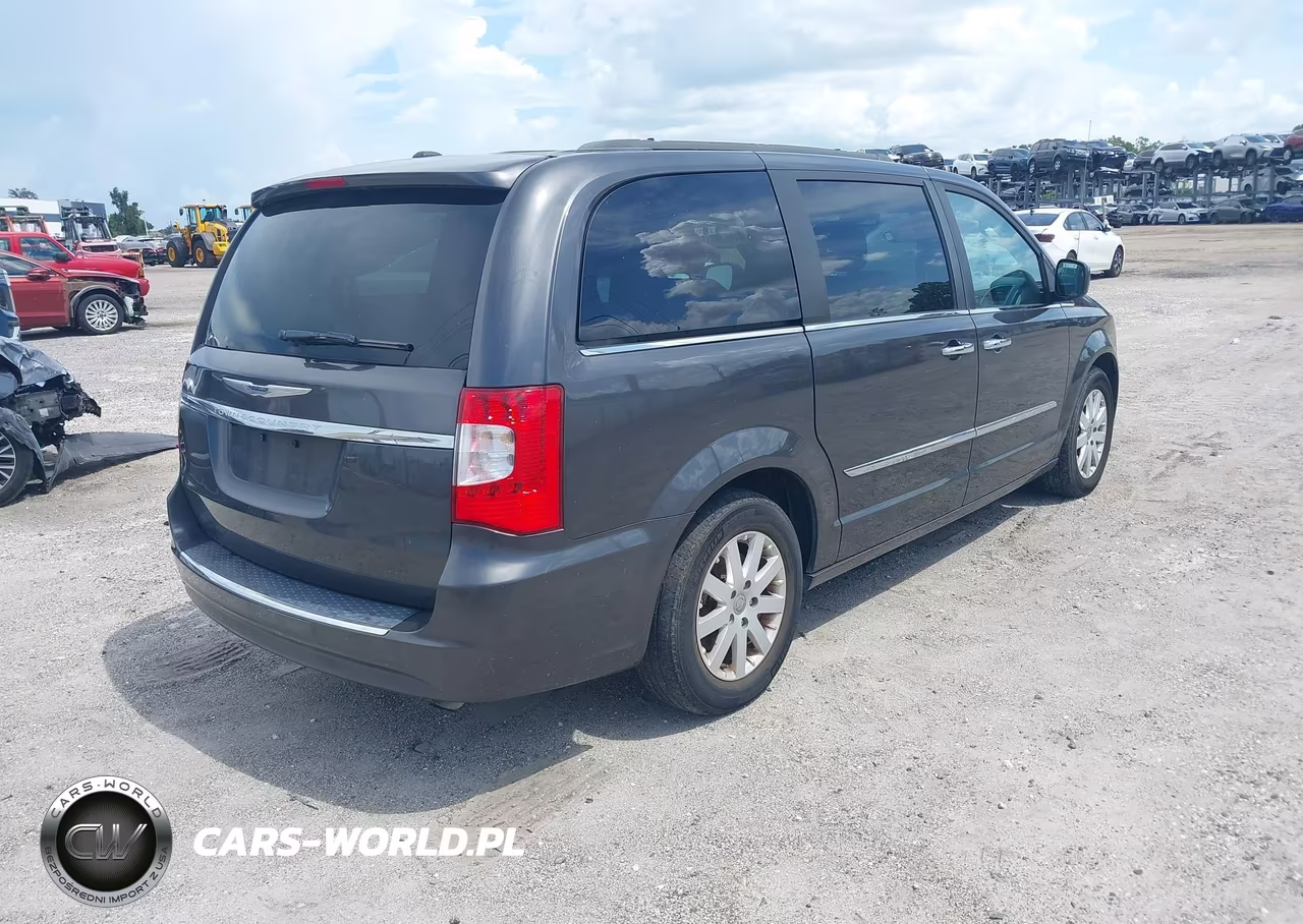 2016 Chrysler Town & Country Touring VIN:2C4RC1BG8GR113239 - 4