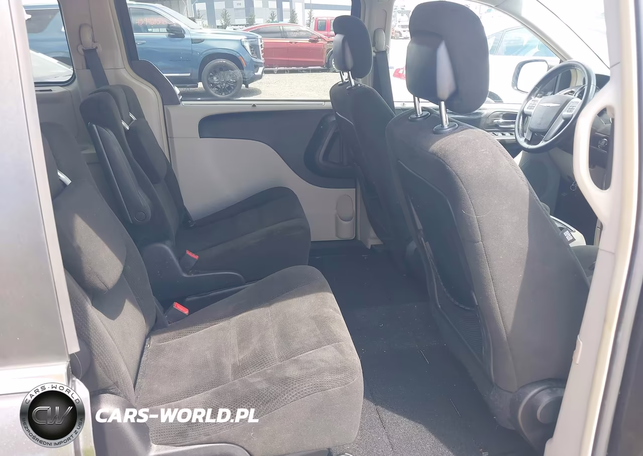 2016 Chrysler Town & Country Touring VIN:2C4RC1BG8GR113239 - 8