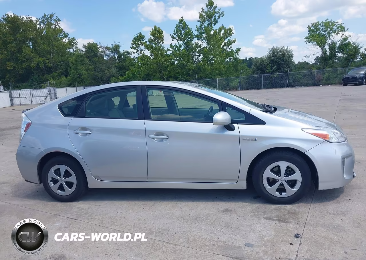 2015 Toyota Prius Four VIN:JTDKN3DU3F0420160 - 13