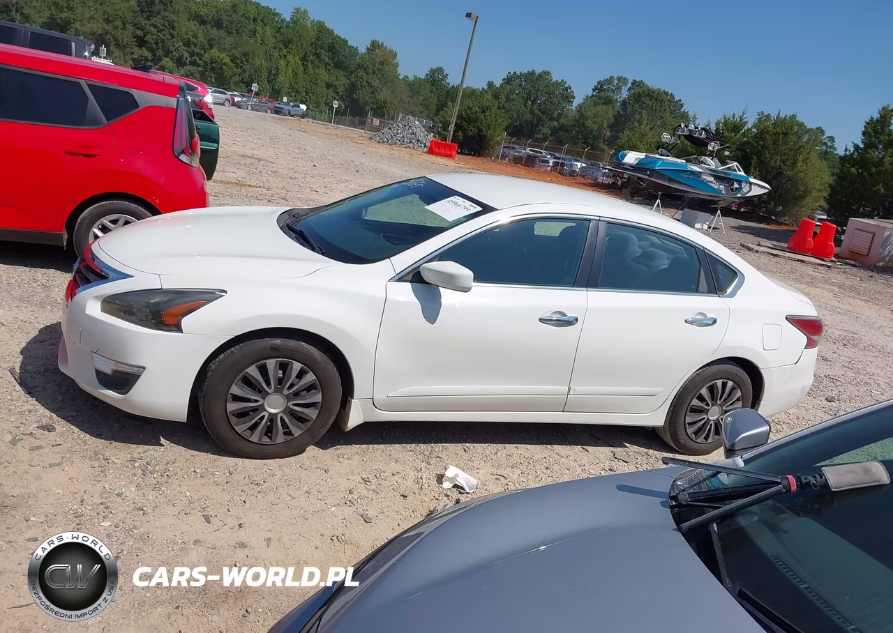 2015 Nissan Altima 2.5 S VIN:1N4AL3AP1FC476070 - 14