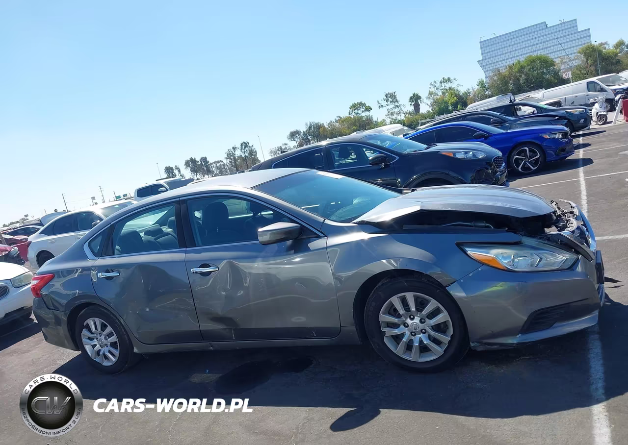 2017 Nissan Altima 2.5 S VIN:1N4AL3AP1HN335197 - 12