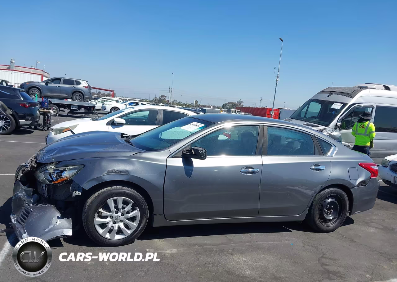 2017 Nissan Altima 2.5 S VIN:1N4AL3AP1HN335197 - 13