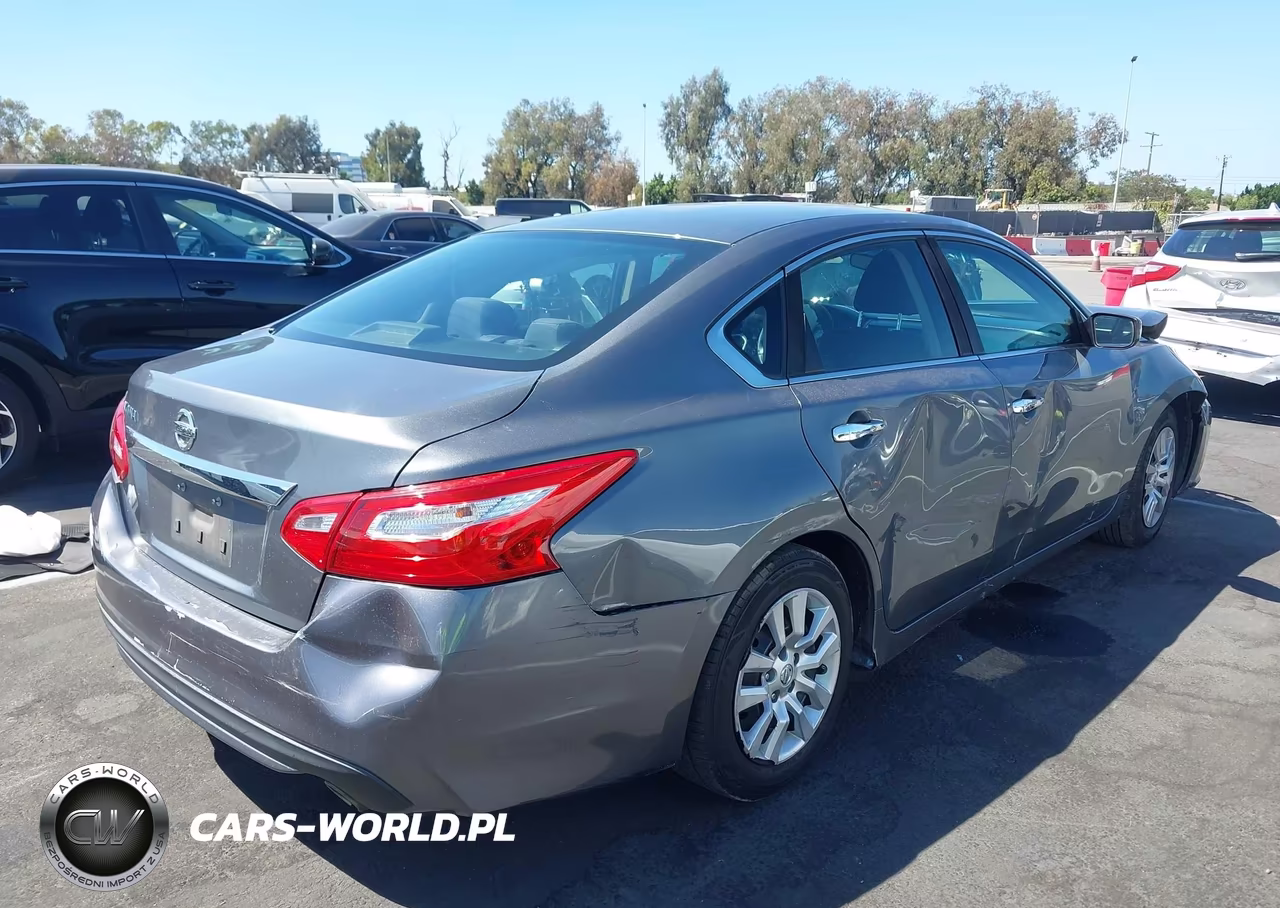 2017 Nissan Altima 2.5 S VIN:1N4AL3AP1HN335197 - 4