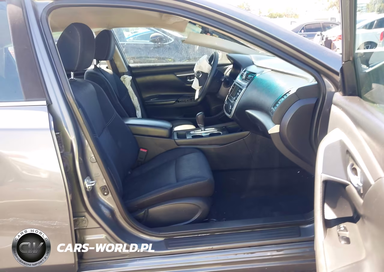2017 Nissan Altima 2.5 S VIN:1N4AL3AP1HN335197 - 5