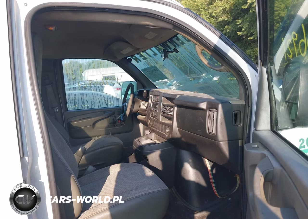 2013 Chevrolet Express 3500 Work Van VIN:1GCZGUCG8D1136217 - 5
