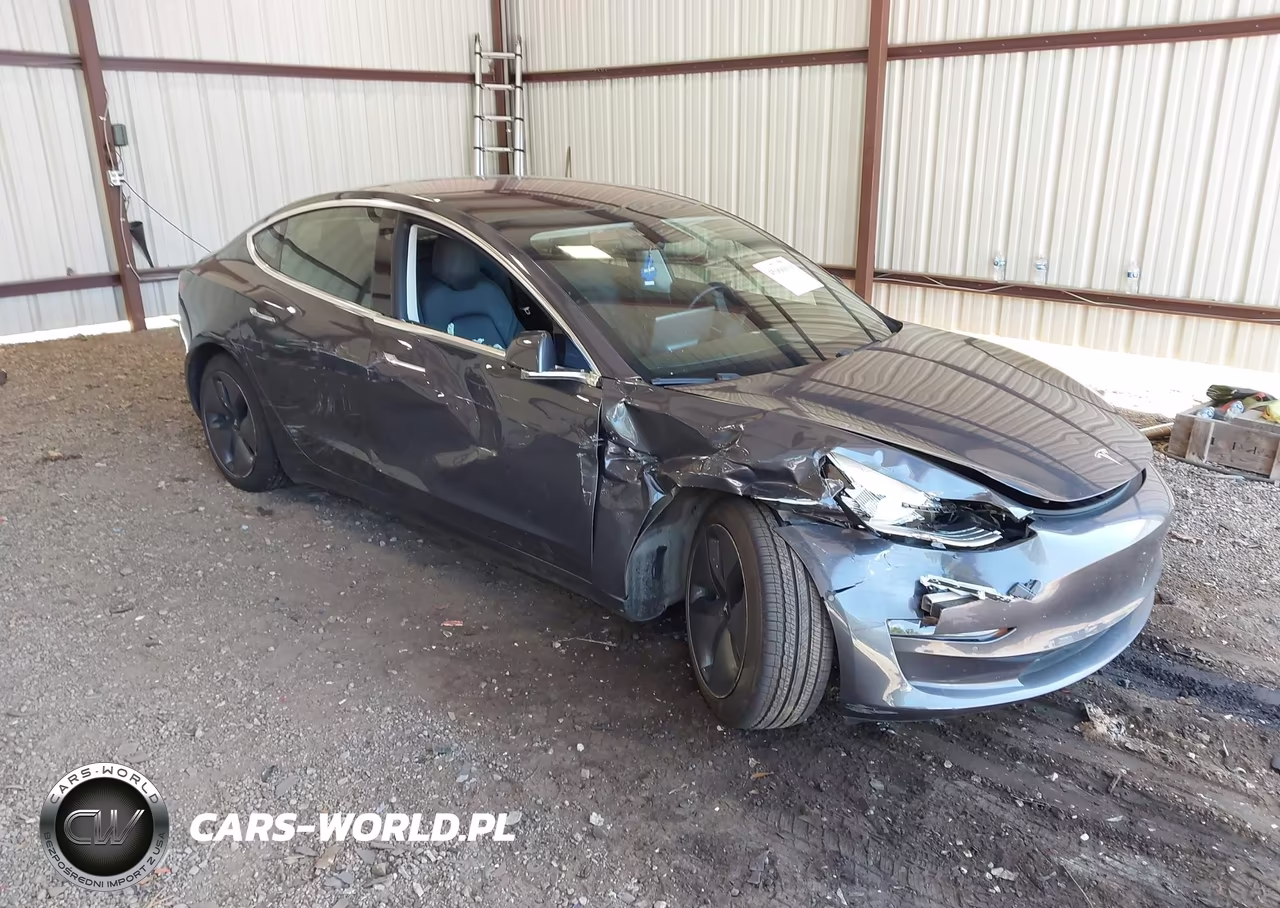 2018 Tesla Model 3 Long Range-Mid Range – zdjęcie 1 z 14