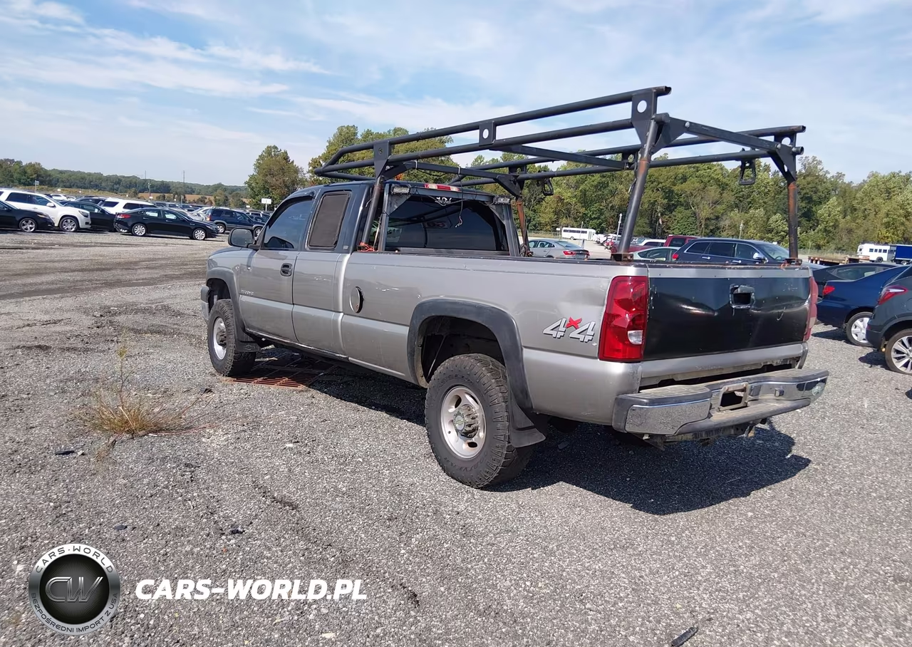 2003 Chevrolet Silverado 2500Hd VIN:1GCHK29U33E244053 - 3