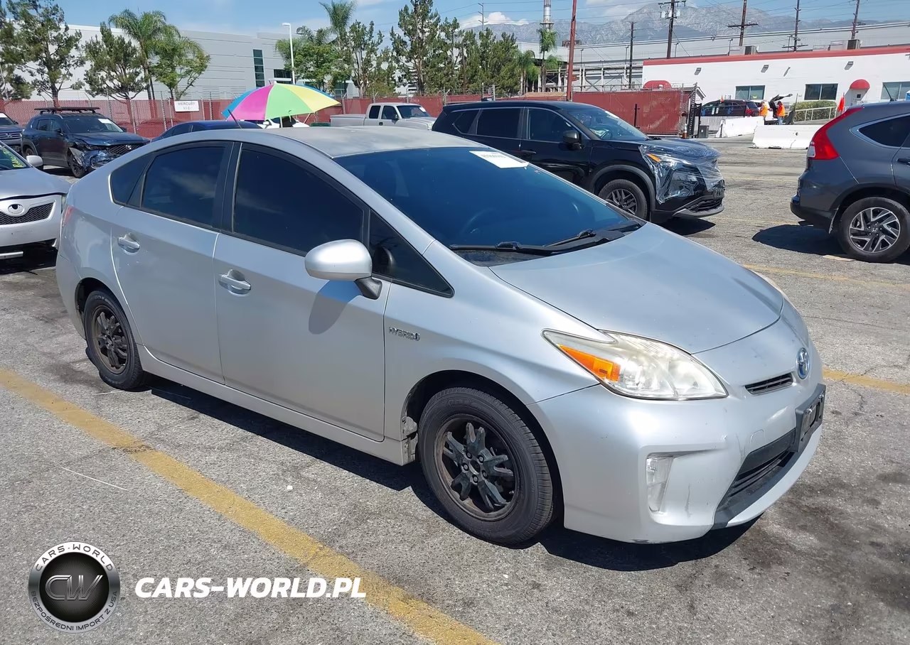 2014 Toyota Prius Two – zdjęcie 1 z 17