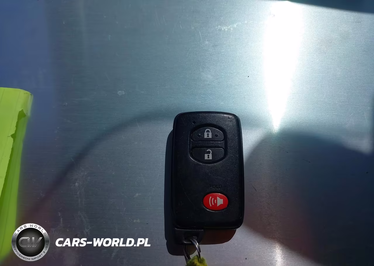 2014 Toyota Prius Two VIN:JTDKN3DU6E1741179 - 11