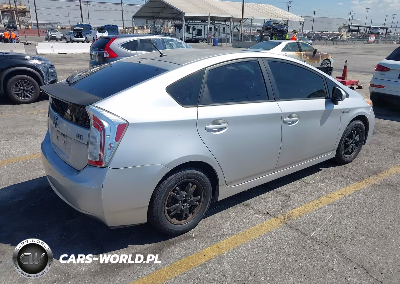 2014 Toyota Prius Two VIN:JTDKN3DU6E1741179 - 4