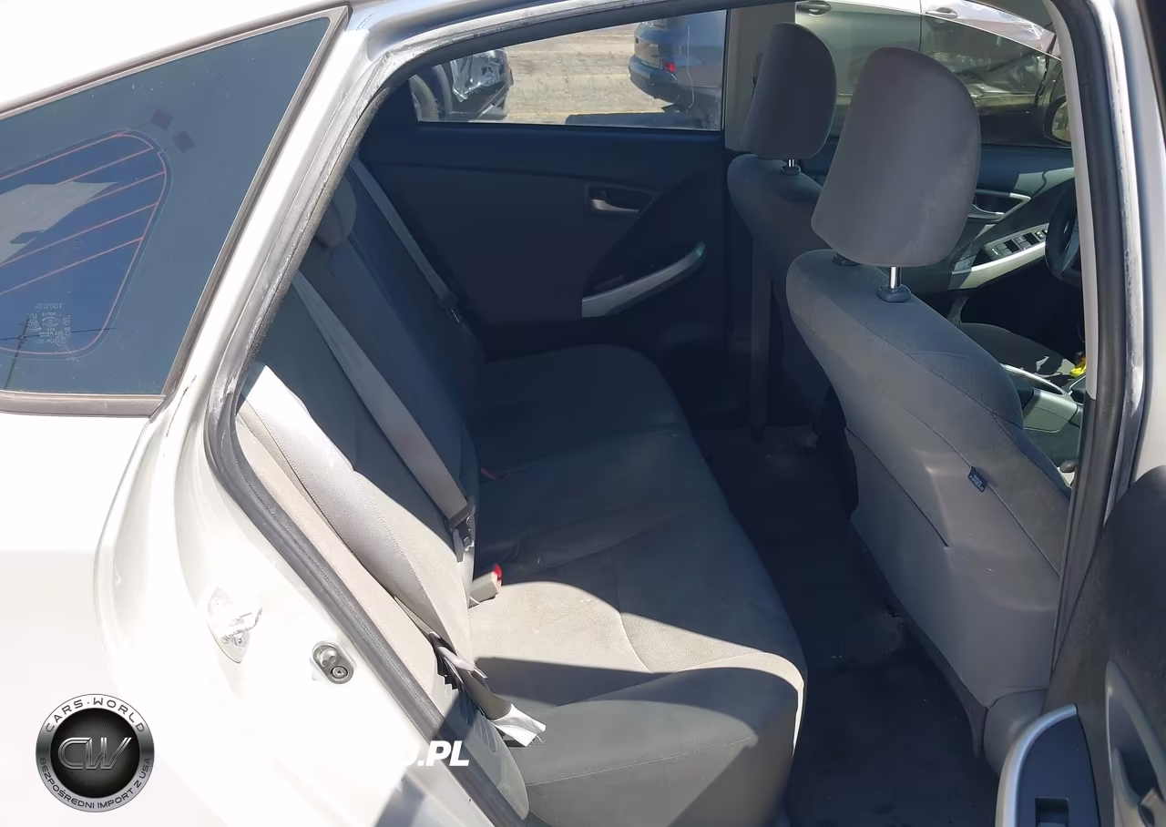 2014 Toyota Prius Two VIN:JTDKN3DU6E1741179 - 8