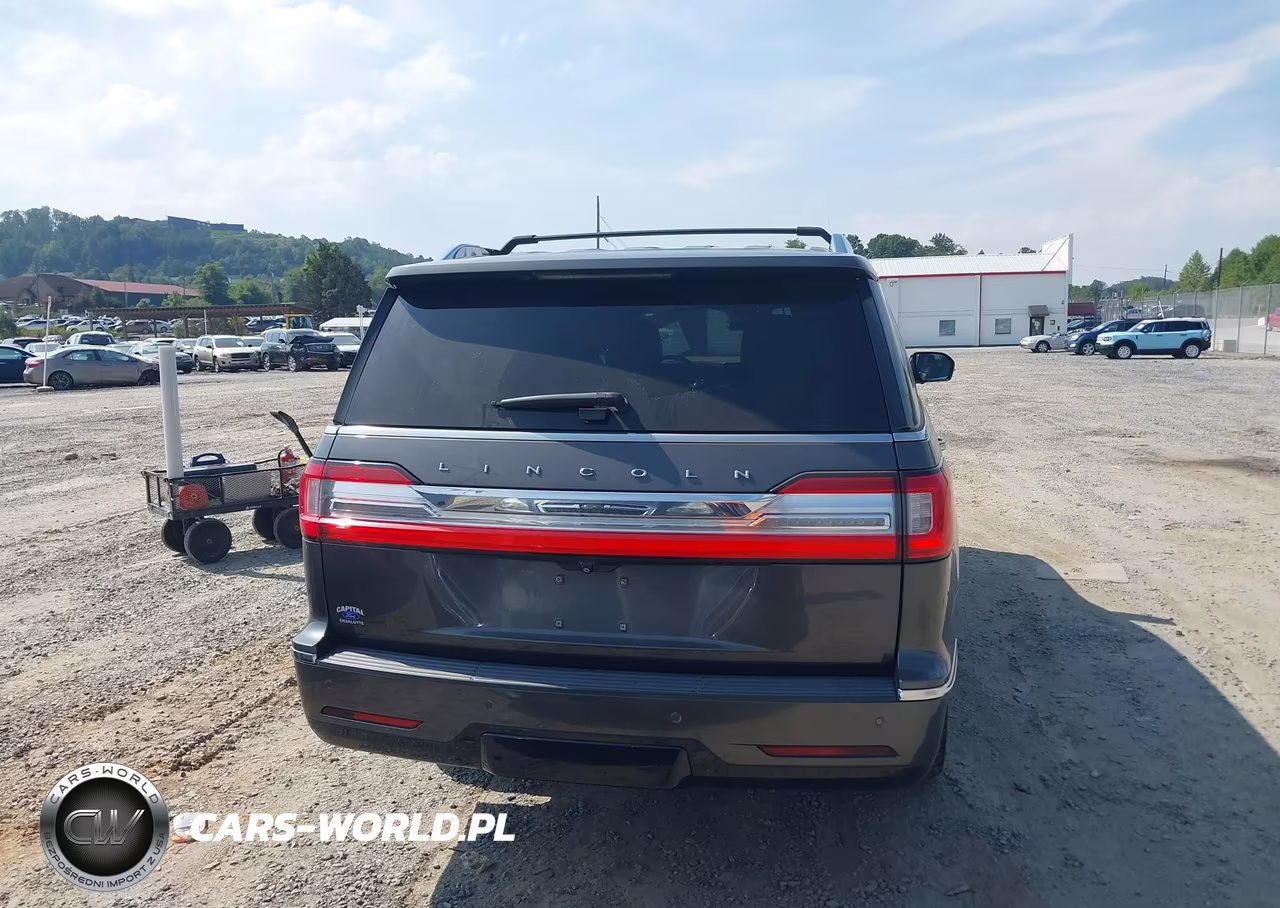 2018 Lincoln Navigator L Select VIN:5LMJJ3HT4JEL20646 - 16