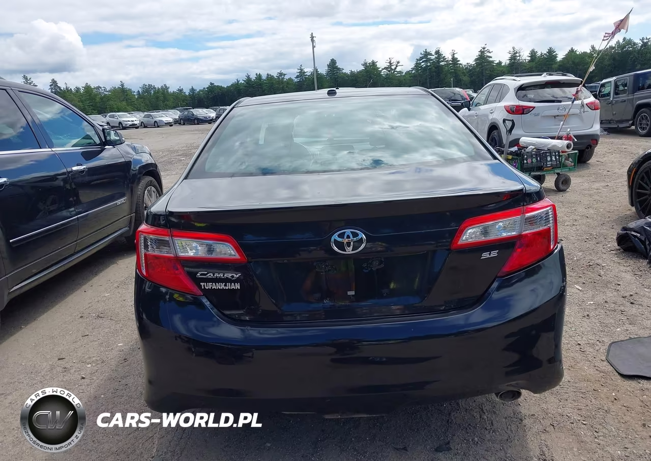 2014 Toyota Camry Se VIN:4T1BF1FK3EU830764 - 17