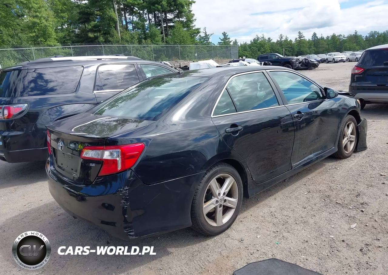 2014 Toyota Camry Se VIN:4T1BF1FK3EU830764 - 4