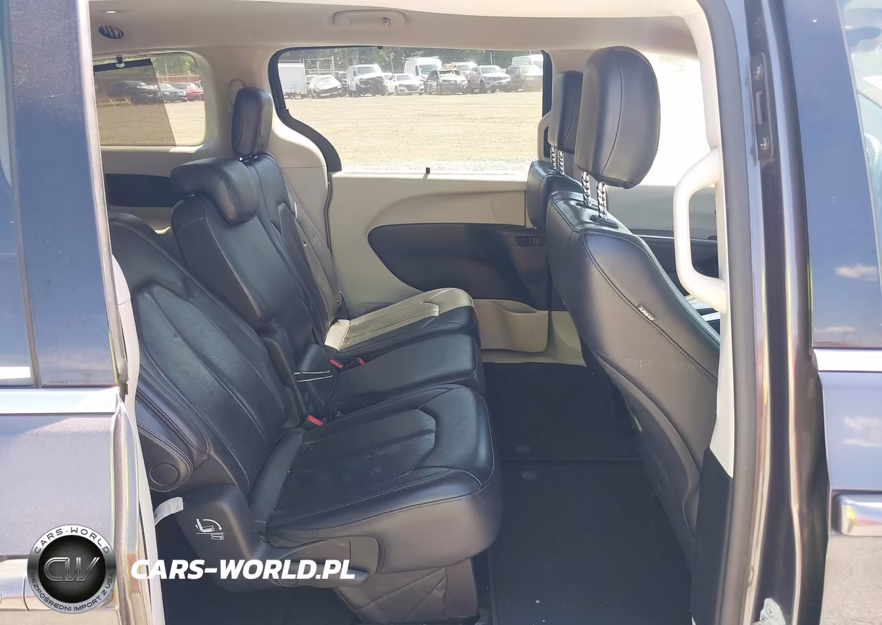 2018 Chrysler Pacifica Touring L VIN:2C4RC1BG9JR124421 - 8