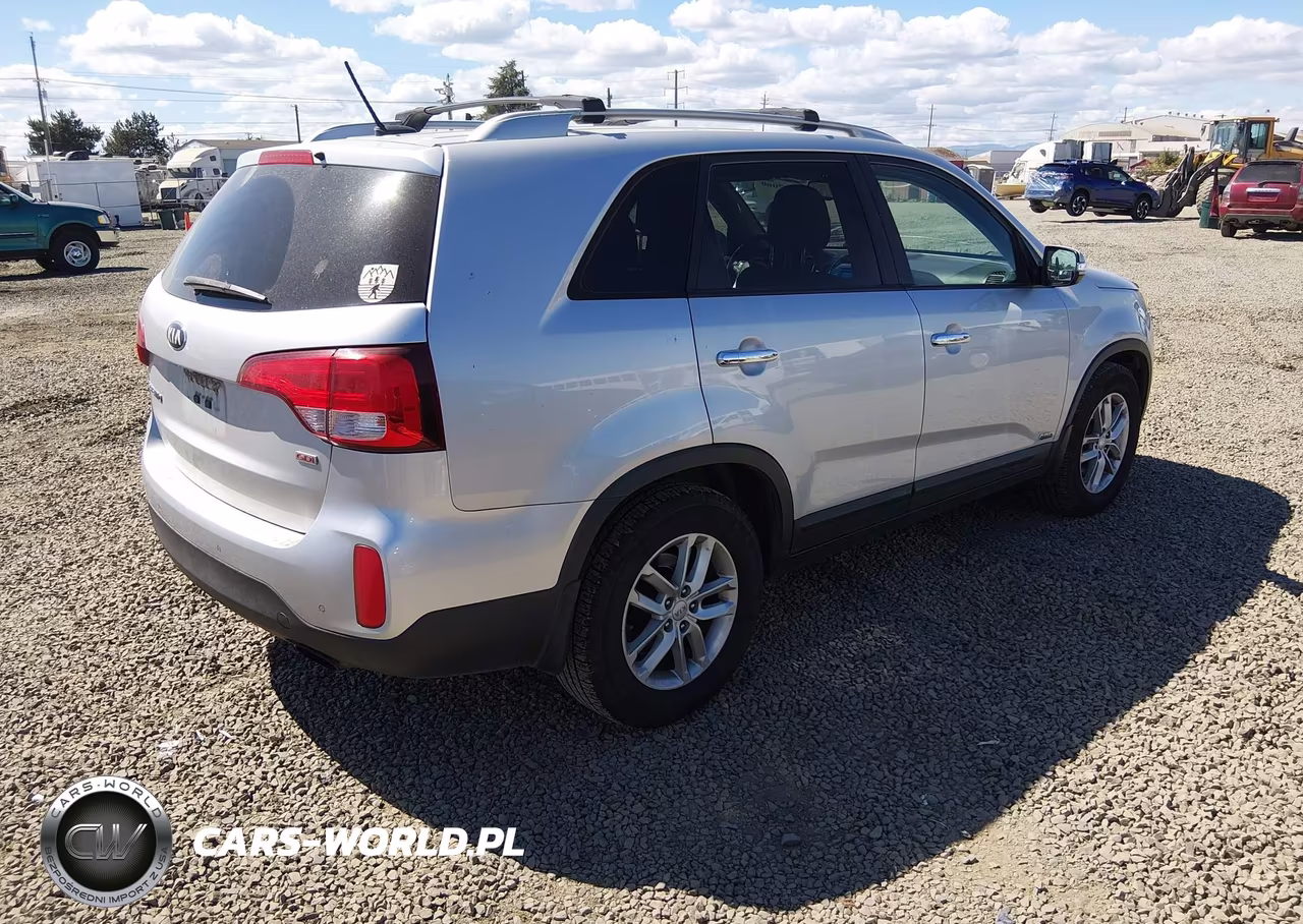 2014 Kia Sorento Lx V6 VIN:5XYKTDA71EG539912 - 4