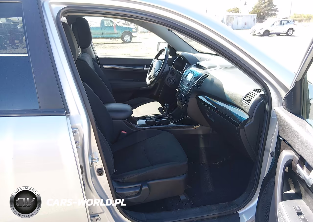 2014 Kia Sorento Lx V6 VIN:5XYKTDA71EG539912 - 5