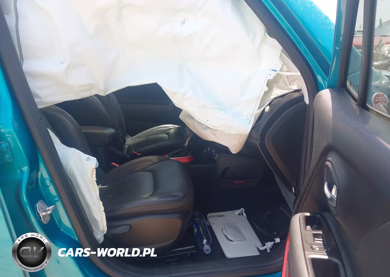 2021 Jeep Renegade Trailhawk 4X4 VIN:ZACNJDC1XMPN29984 - 5