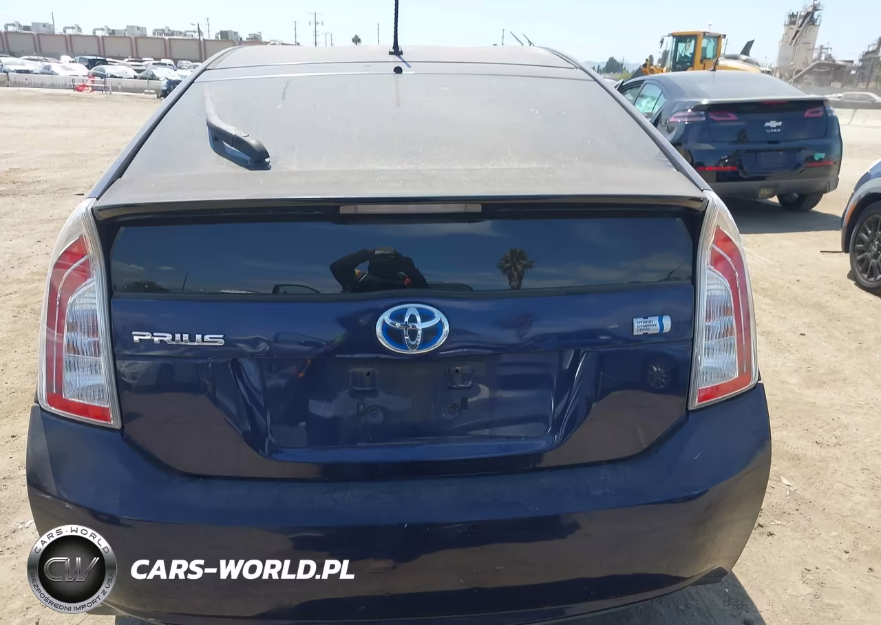 2014 Toyota Prius Two VIN:JTDKN3DU6E0379960 - 16