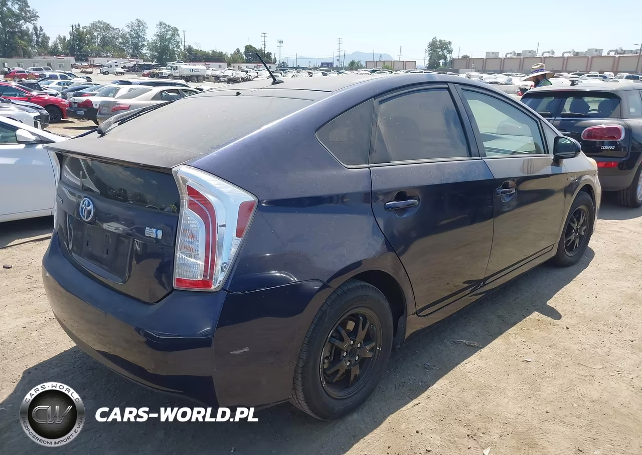 2014 Toyota Prius Two VIN:JTDKN3DU6E0379960 - 4
