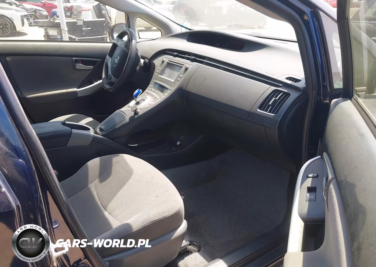 2014 Toyota Prius Two VIN:JTDKN3DU6E0379960 - 5