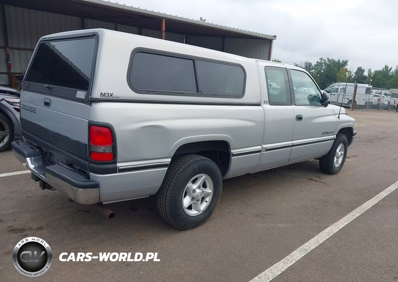 1996 Dodge Ram 1500 VIN:1B7HC13Z9TJ146485 - 4