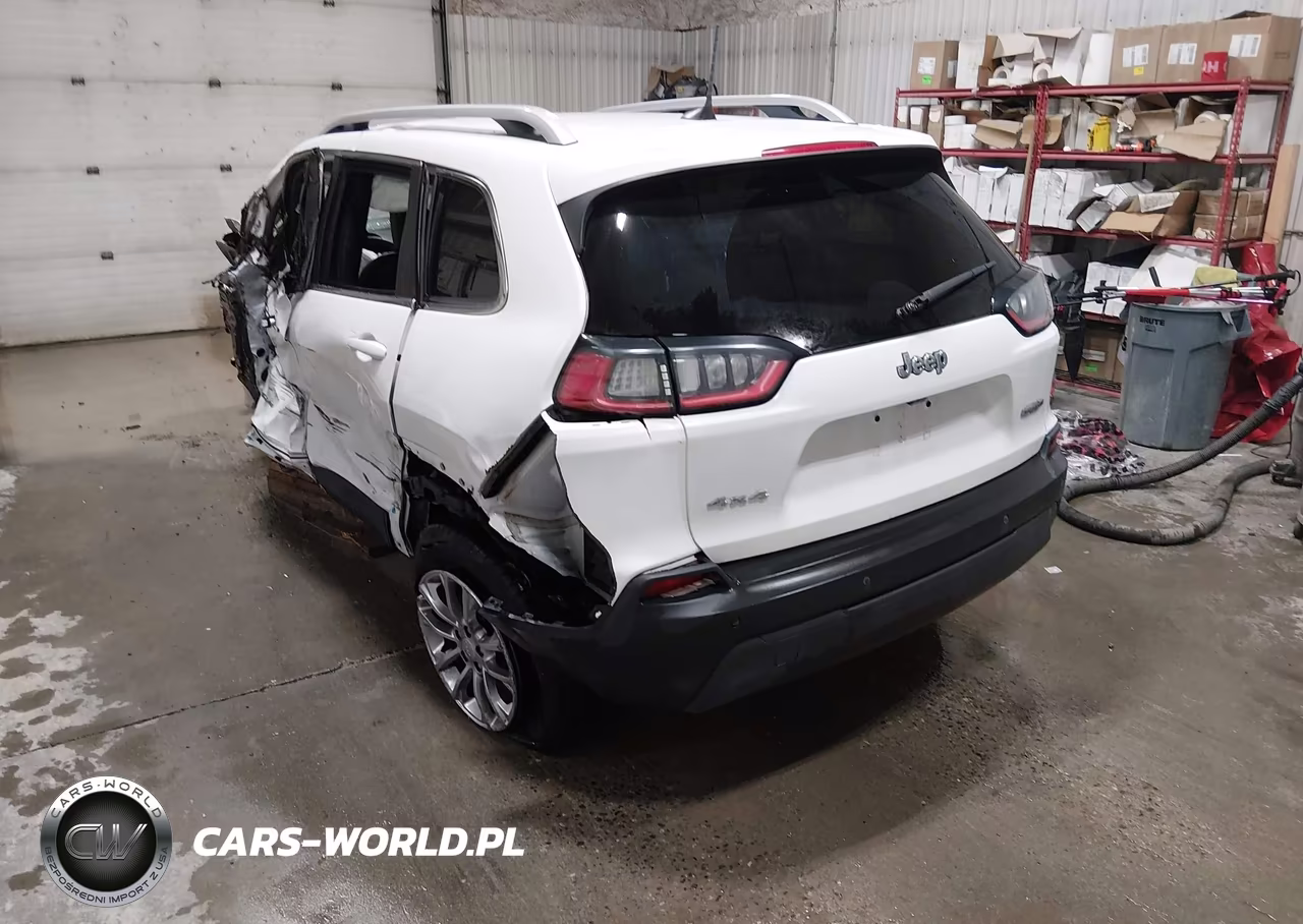 2020 Jeep Cherokee Latitude Plus 4X4 VIN:1C4PJMLB0LD612146 - 3