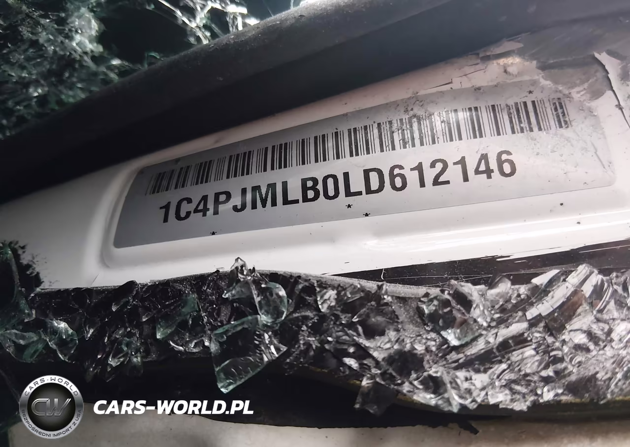 2020 Jeep Cherokee Latitude Plus 4X4 VIN:1C4PJMLB0LD612146 - 9
