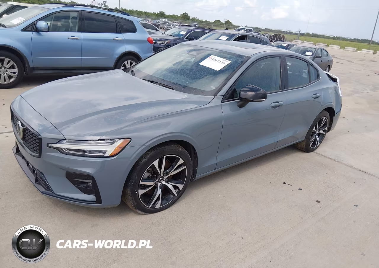 2024 Volvo S60 B5 Core Dark Theme VIN:7JRL12FK9RG323001 - 2