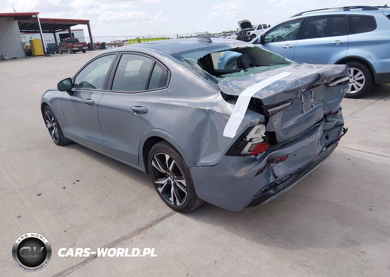 2024 Volvo S60 B5 Core Dark Theme VIN:7JRL12FK9RG323001 - 3