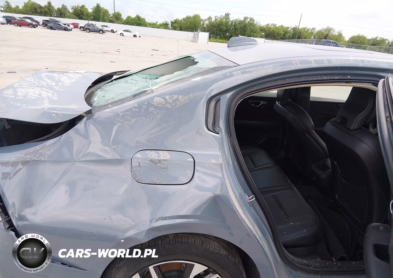 2024 Volvo S60 B5 Core Dark Theme VIN:7JRL12FK9RG323001 - 8