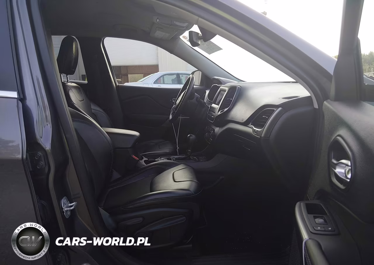 2019 Jeep Cherokee Latitude Plus Fwd VIN:1C4PJLLB8KD148371 - 5