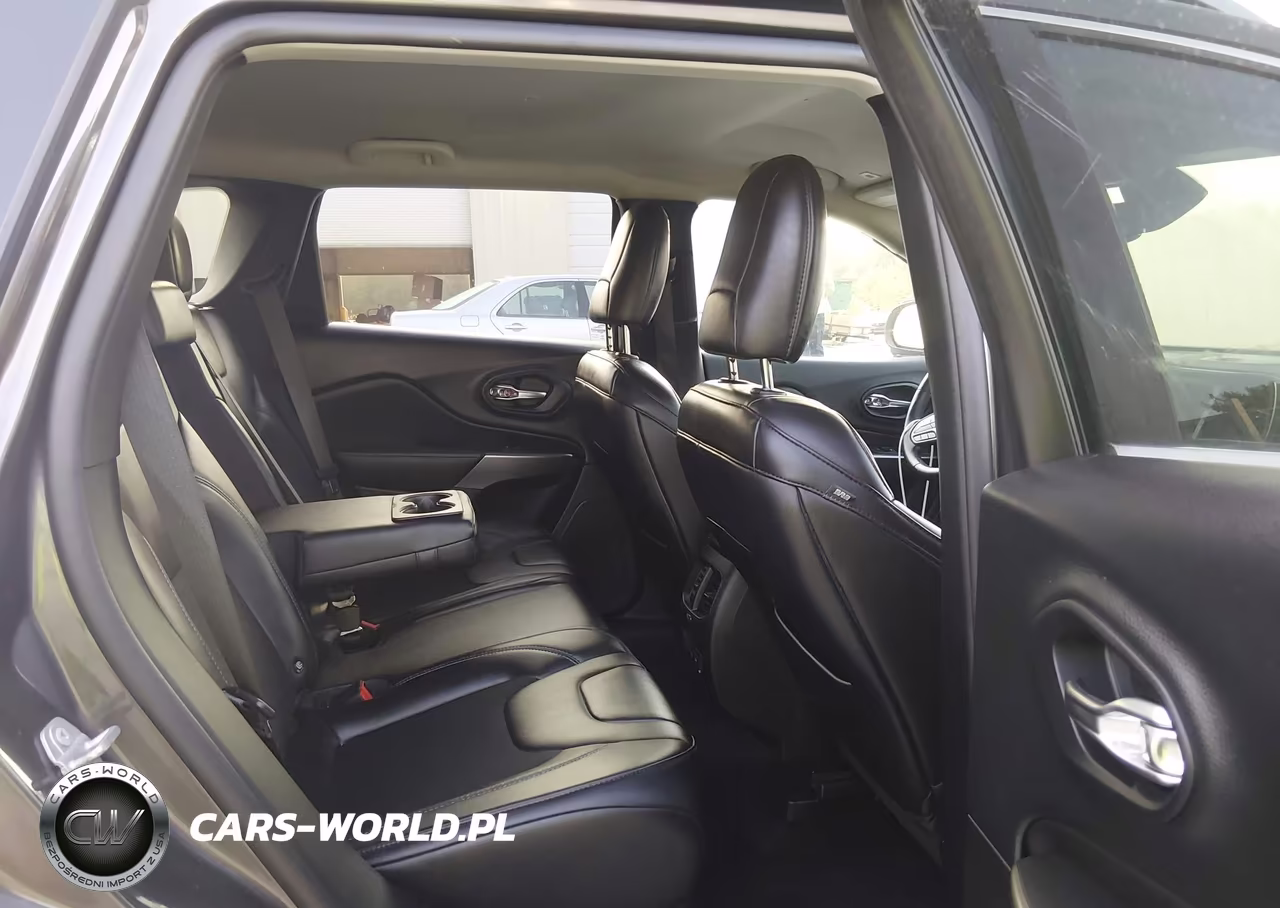 2019 Jeep Cherokee Latitude Plus Fwd VIN:1C4PJLLB8KD148371 - 8