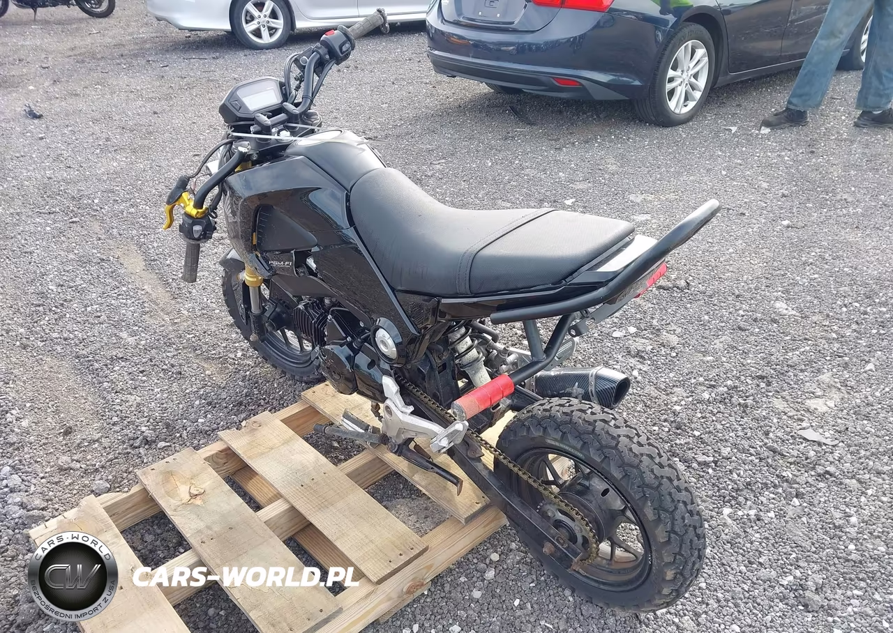 2014 Honda Grom 125 VIN:MLHJC6112E5001552 - 3