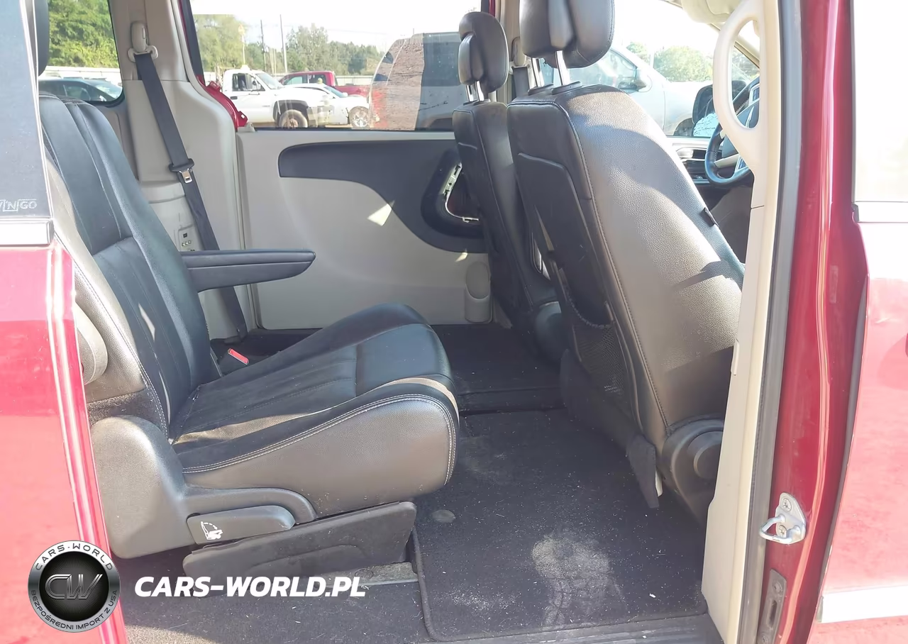 2014 Chrysler Town & Country Touring VIN:2C4RC1BG7ER293844 - 8