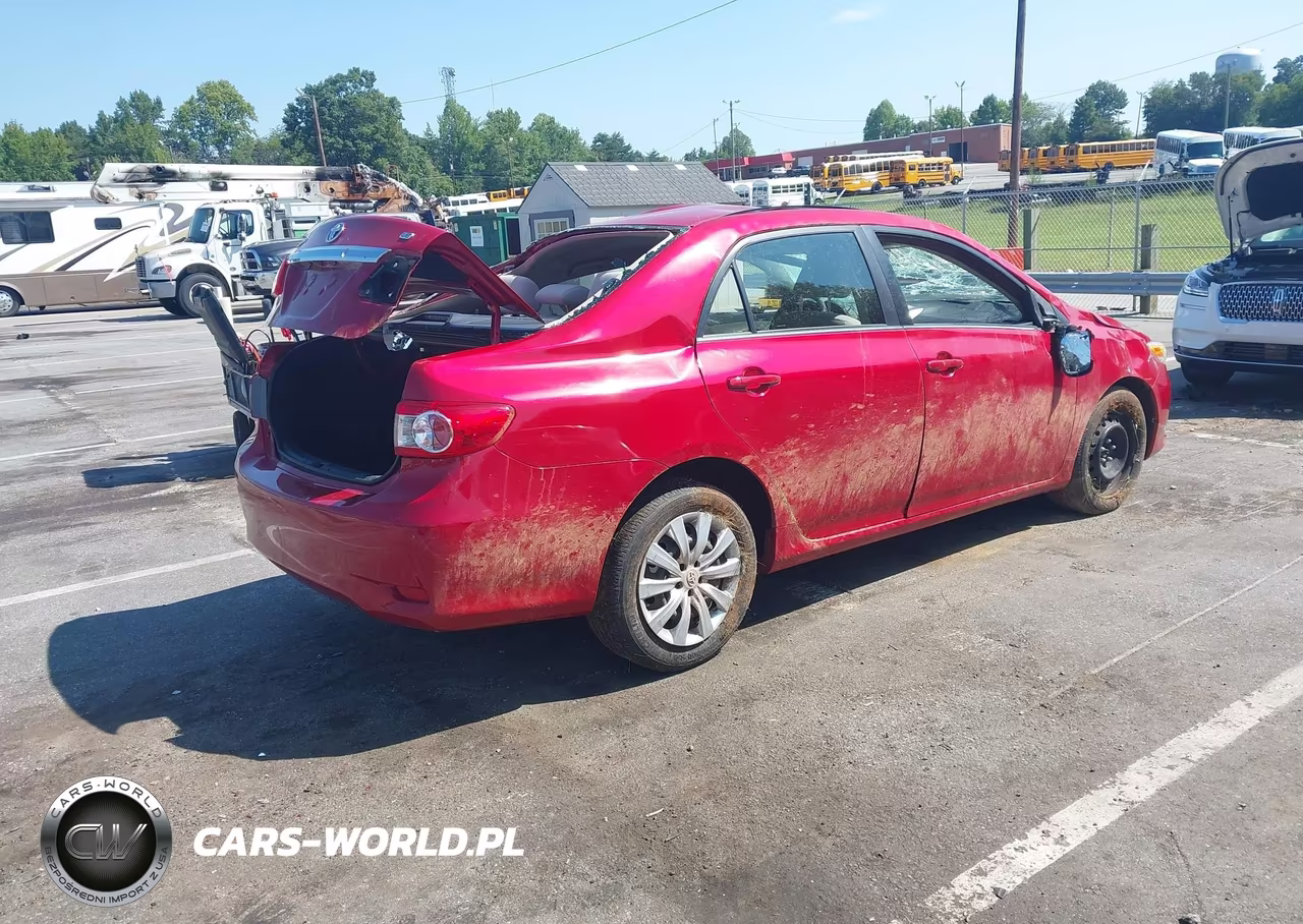 2013 Toyota Corolla Le VIN:JTDBU4EE3DJ120156 - 4