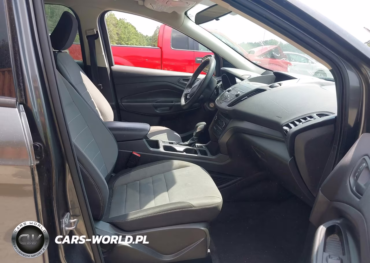 2019 Ford Escape S VIN:1FMCU0F73KUA38206 - 5